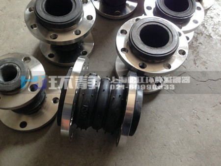 <a href=http://www.shluoying.com.cn target=_blank class=infotextkey>双球体橡胶接头</a>的韧性 双球体橡胶接头的韧性